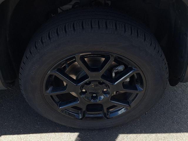 Photo of 2020 Alpine White Clearcoat Jeep Renegade