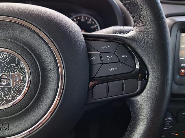 Photo of 2020 Alpine White Clearcoat Jeep Renegade
