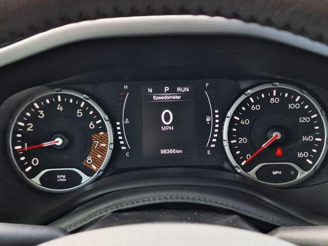 Photo of 2020 Alpine White Clearcoat Jeep Renegade