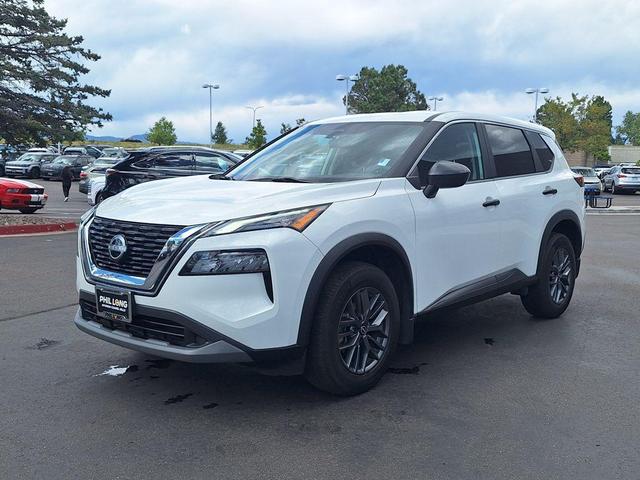Photo of 2023 Glacier White Nissan Rogue