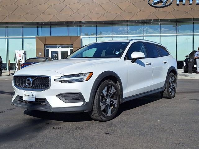 2020 Volvo V60 Cross Country