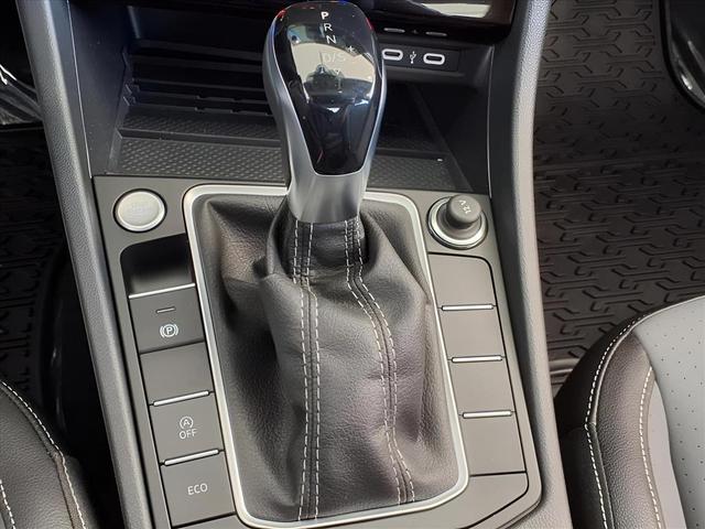 Photo of 2025 Opal White Pearl Effect Volkswagen Jetta