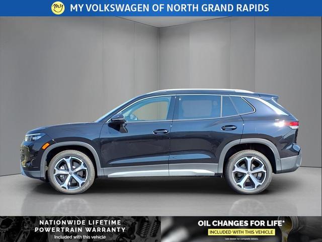 Photo of 2025 Deep Black Pearl Effect Volkswagen Tiguan