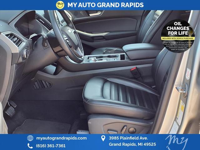 Photo of 2024 Silver Metallic Ford Edge