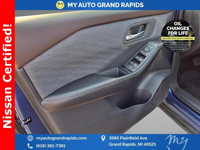 Photo of 2021 Caspian Blue Nissan Rogue