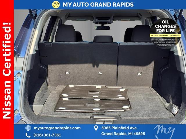 Photo of 2021 Caspian Blue Nissan Rogue