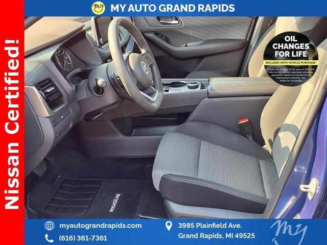 Photo of 2021 Caspian Blue Nissan Rogue