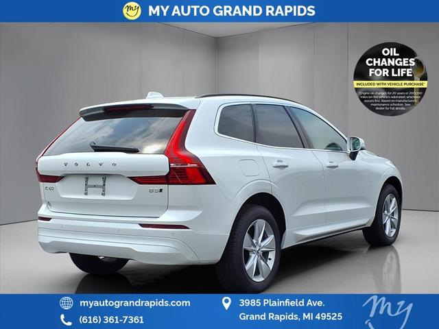 Photo of 2022 Crystal White Metallic Volvo XC60