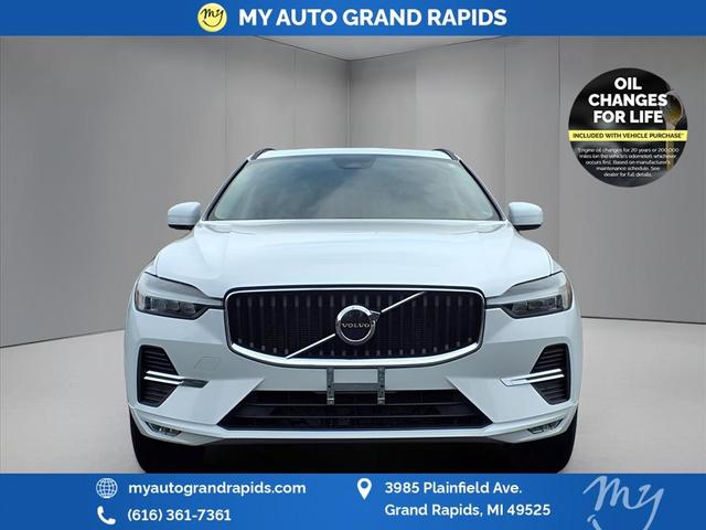 Photo of 2022 Crystal White Metallic Volvo XC60