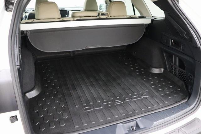 Photo of 2022 Crystal White Pearl Subaru Outback