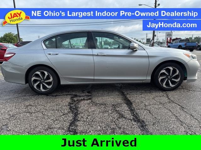 Photo of 2017 Lunar Silver Metallic Honda Accord