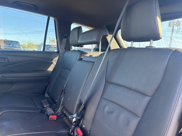 Photo of 2022 Crystal Black Pearl Honda Passport