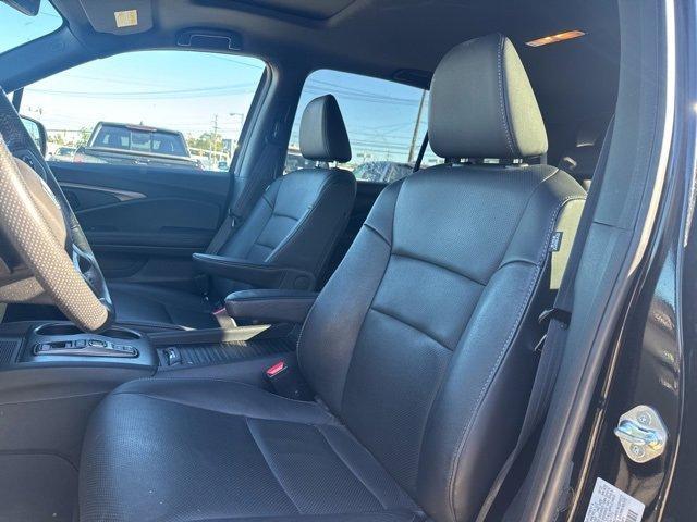 Photo of 2022 Crystal Black Pearl Honda Passport
