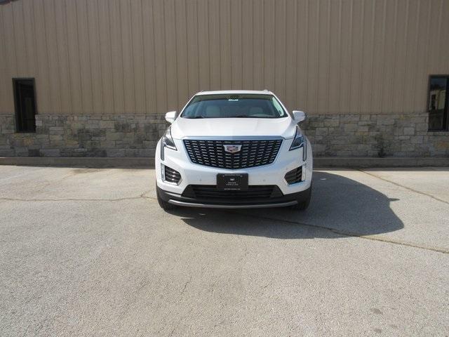 Photo of 2025 Crystal White Tri-Coat Cadillac XT5