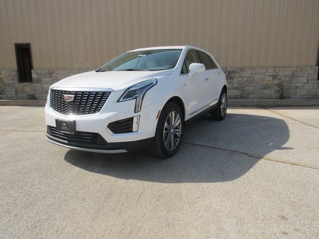 Photo of 2025 Crystal White Tri-Coat Cadillac XT5
