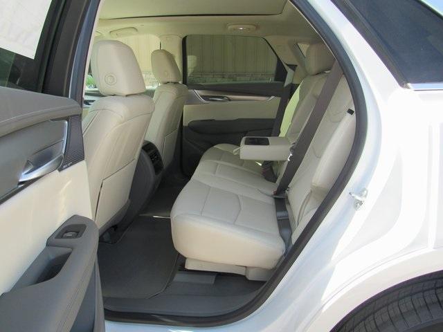 Photo of 2025 Crystal White Tri-Coat Cadillac XT5