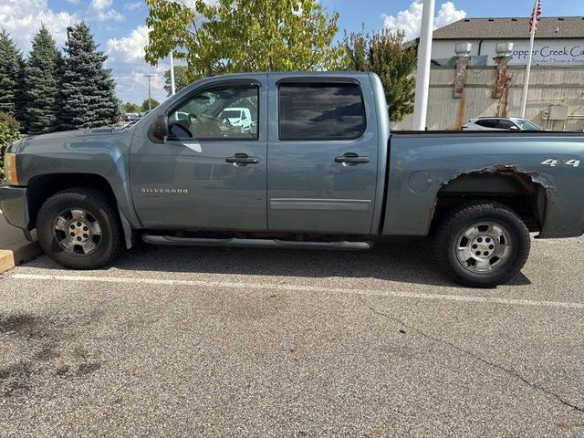 Photo of 2011 Blue Granite Metallic Chevrolet Silverado 1500