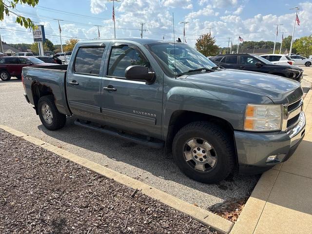 Photo of 2011 Blue Granite Metallic Chevrolet Silverado 1500