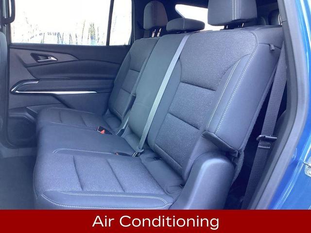 Photo of 2024 Lakeshore Blue Metallic Chevrolet Traverse