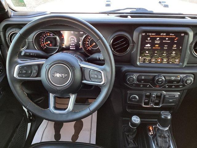 Photo of 2023 Bright White Clearcoat Jeep Gladiator