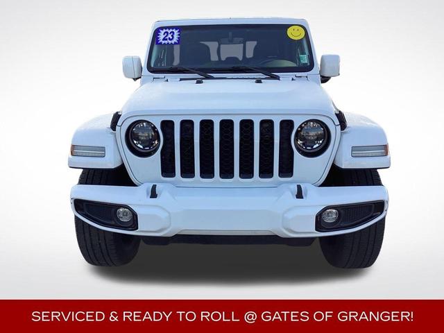 Photo of 2023 Bright White Clearcoat Jeep Gladiator