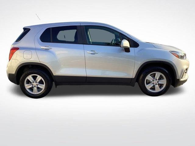 Photo of 2020 Silver Ice Metallic Chevrolet Trax