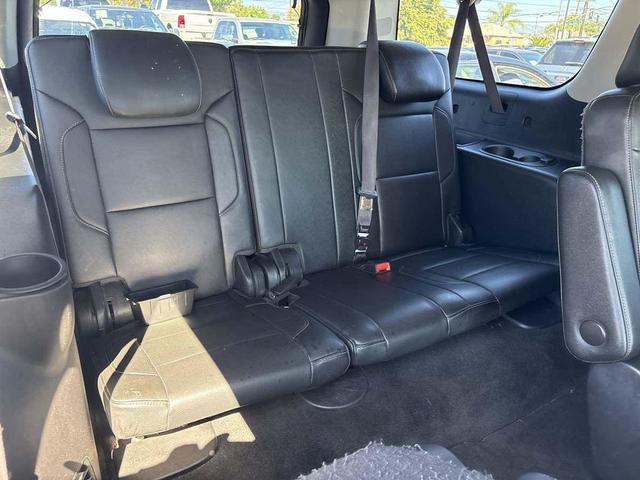 Photo of 2016 Iridescent Pearl Tricoat Chevrolet Suburban