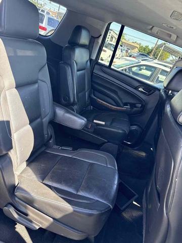 Photo of 2016 Iridescent Pearl Tricoat Chevrolet Suburban