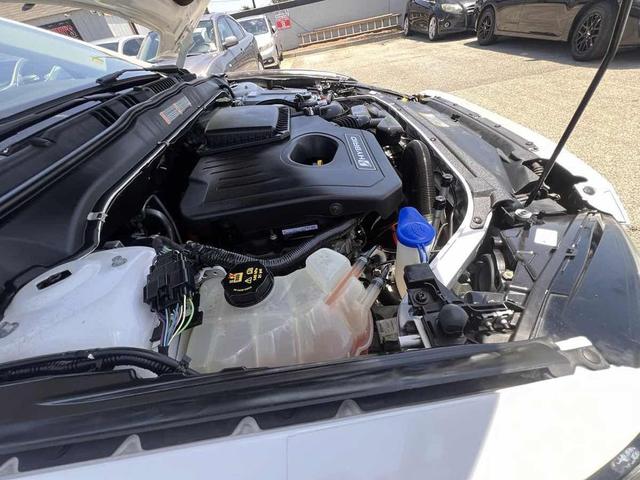 Photo of 2016 Oxford White Ford Fusion Hybrid