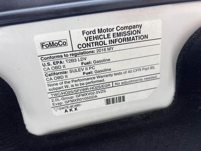 Photo of 2016 Oxford White Ford Fusion Hybrid
