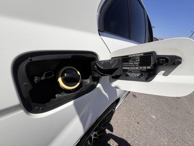 Photo of 2010 Arctic White Mercedes-Benz C-Class