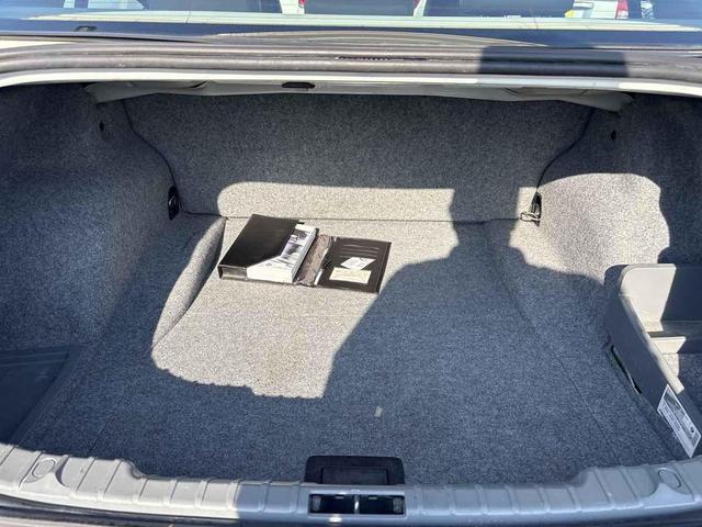 Photo of 2006 Alpine White BMW 325