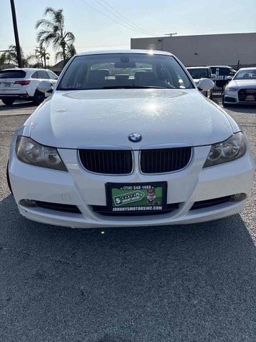 Photo of 2006 Alpine White BMW 325
