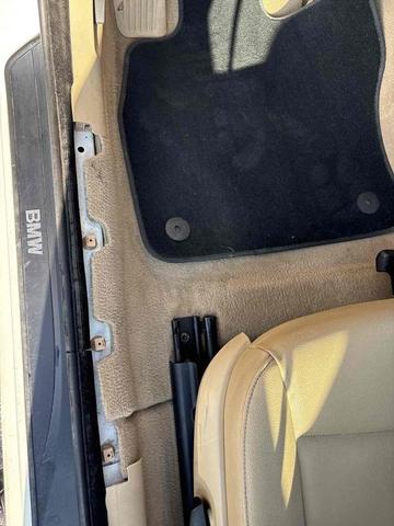 Photo of 2006 Alpine White BMW 325