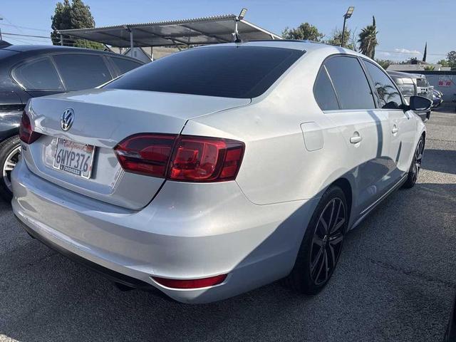 Photo of 2012 Frost Silver Metallic Volkswagen Jetta