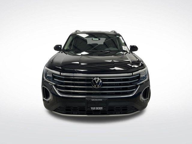 Photo of 2024 Deep Black Pearl Volkswagen Atlas