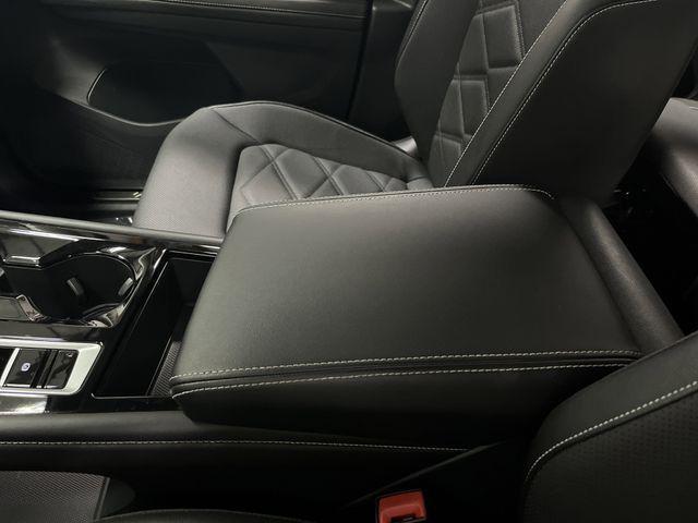 Photo of 2024 Deep Black Pearl Volkswagen Atlas