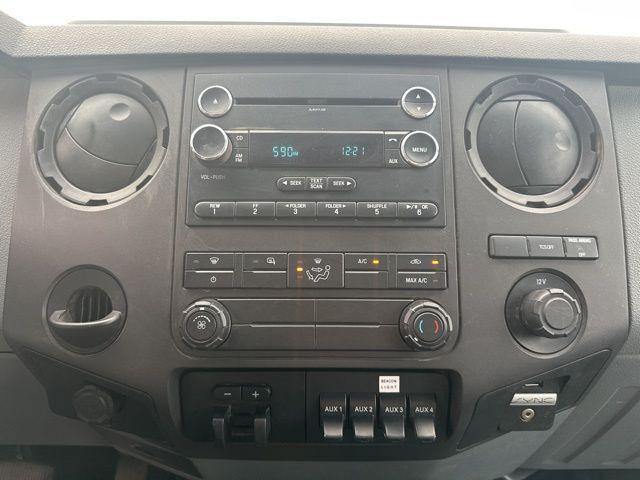 Photo of 2015 Oxford White Ford F-350