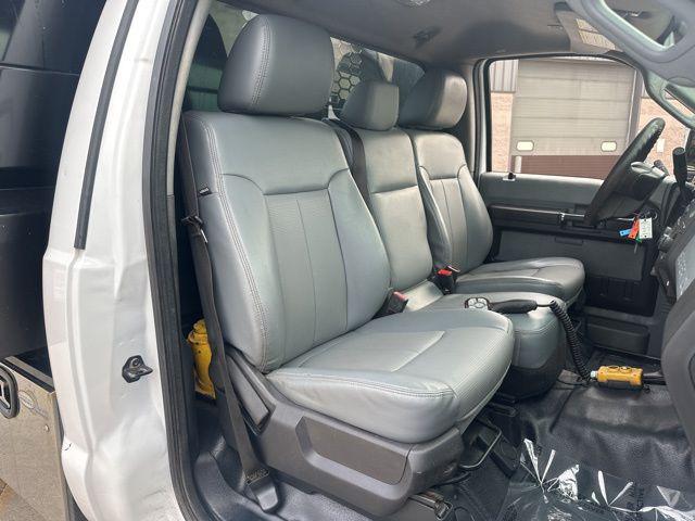 Photo of 2015 Oxford White Ford F-350