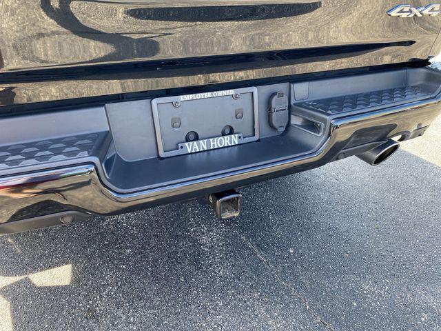 Photo of 2020 Diamond Black Crystal Pearlcoat RAM 1500