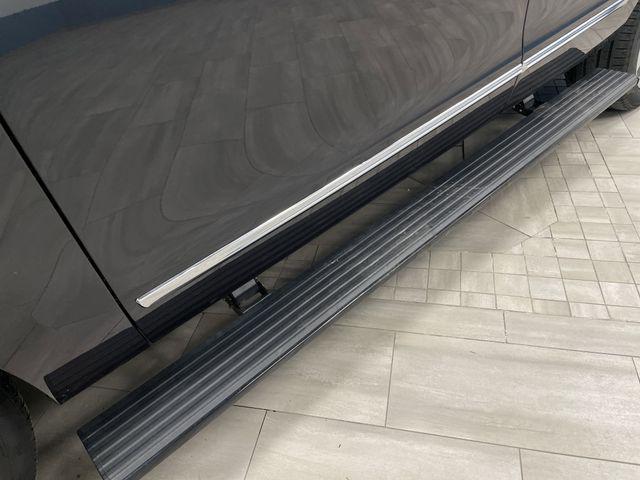 Photo of 2023 Starlight Gray Premium Colorant Lincoln Navigator