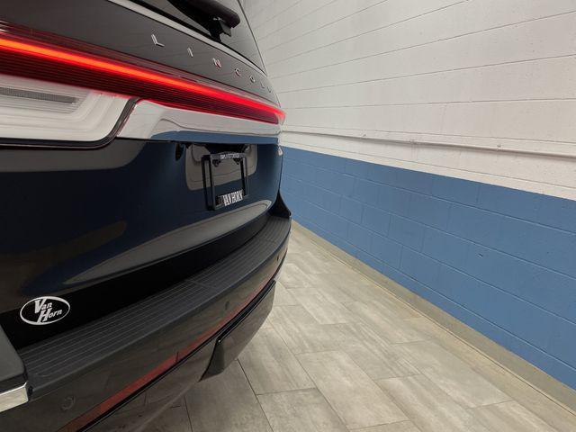 Photo of 2023 Starlight Gray Premium Colorant Lincoln Navigator