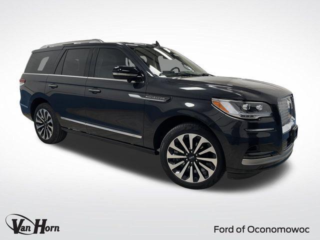 Photo of 2023 Starlight Gray Premium Colorant Lincoln Navigator