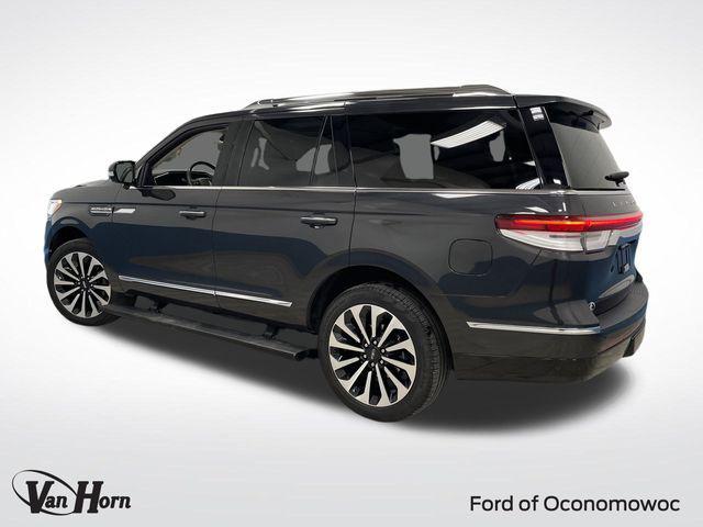 Photo of 2023 Starlight Gray Premium Colorant Lincoln Navigator