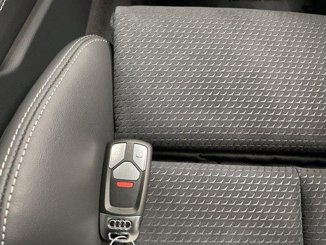 Photo of 2024 Chronos Gray Metallic Audi Q5