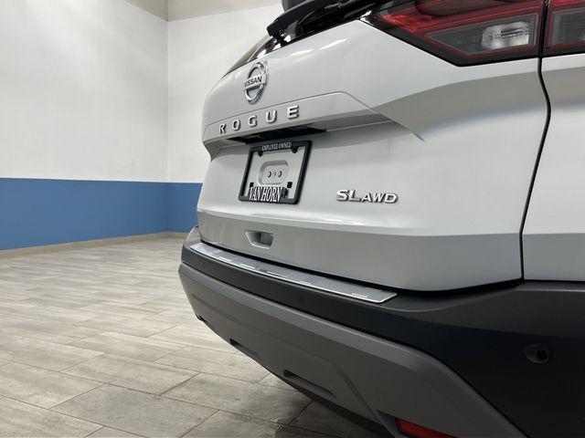 Photo of 2021 Brilliant Silver Metallic Nissan Rogue