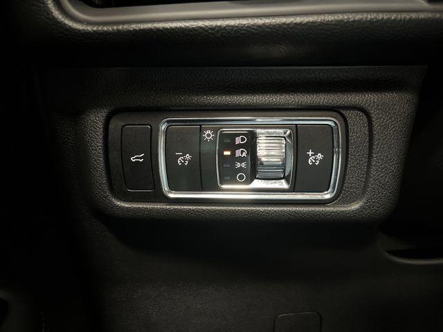 Photo of 2024 Infinite Black Metallic Clearcoat Lincoln Corsair