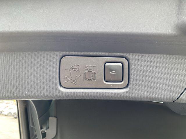 Photo of 2022 White Metallic Ford Mustang Mach-E