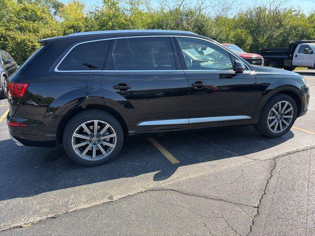 Photo of 2018 Black Audi Q7