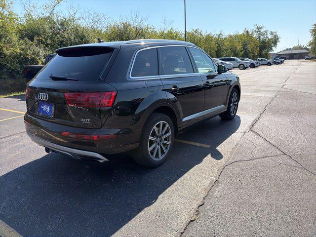 Photo of 2018 Black Audi Q7